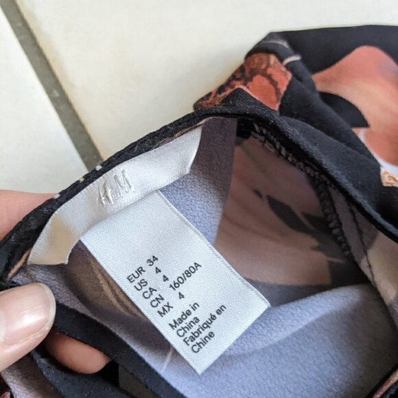 H&M Floral Lilly Flowers Dress Black 4 Slit Back Long Sleeves A line - Picture 5 of 6